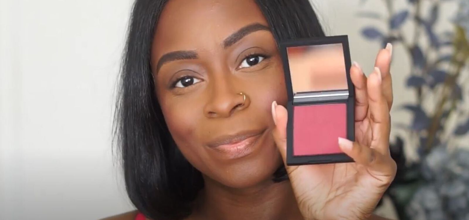 Mented Mentor Antonia Shows Us How to Apply Blush